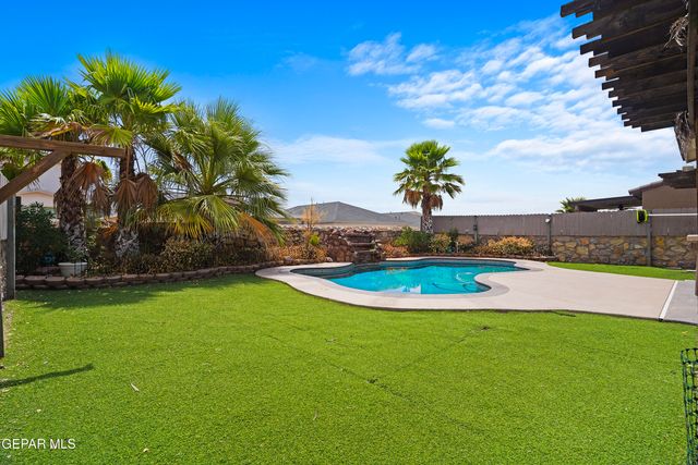 7816 ENCHANTED PATH Drive, El Paso, TX 79911
