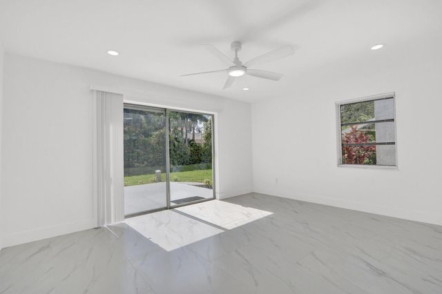 10084 Meridian Way N 4, Palm Beach Gardens, FL 33410