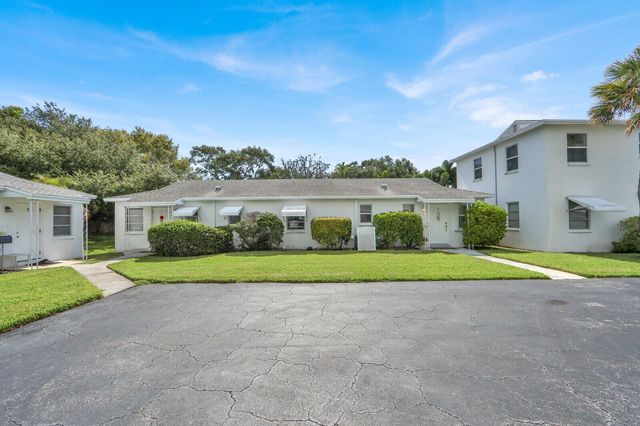 10084 Meridian Way N 4, Palm Beach Gardens, FL 33410