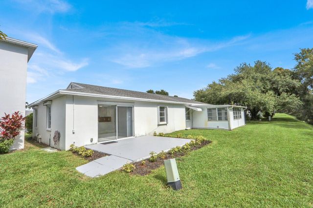 10084 Meridian Way N 4, Palm Beach Gardens, FL 33410