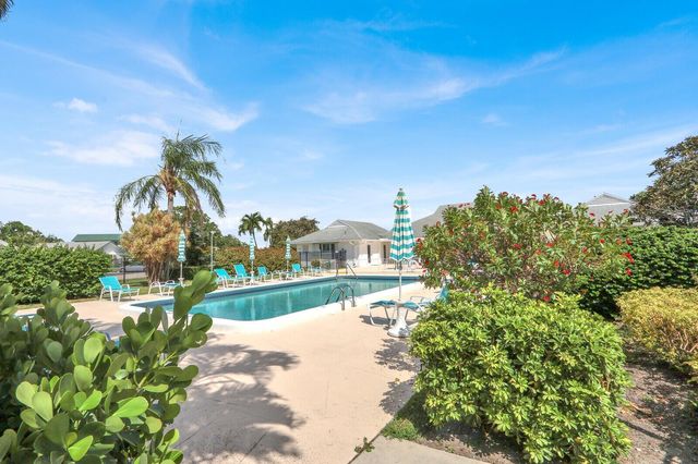 10084 Meridian Way N 4, Palm Beach Gardens, FL 33410