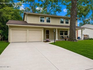 5557 Radcliffe Road, Sylvania, OH 43560
