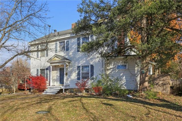 933 S Main Street, Ottawa, KS 66067