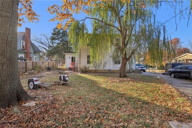 933 S Main Street, Ottawa, KS 66067