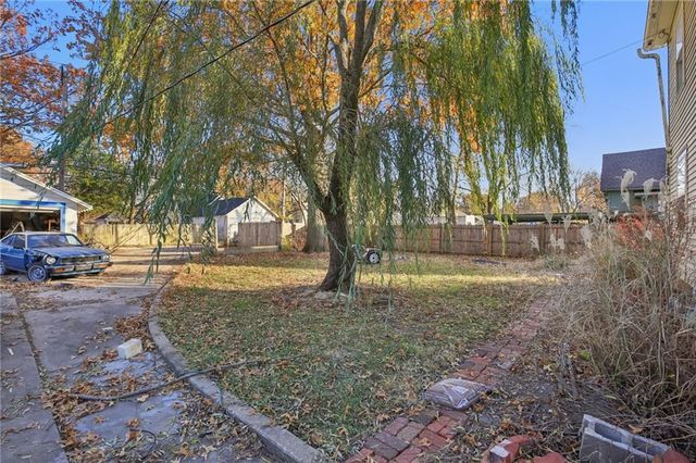 933 S Main Street, Ottawa, KS 66067