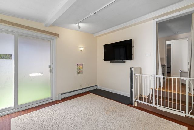 1392 Old Pleasant St, Bridgewater, MA 02324