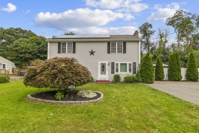 1392 Old Pleasant St, Bridgewater, MA 02324