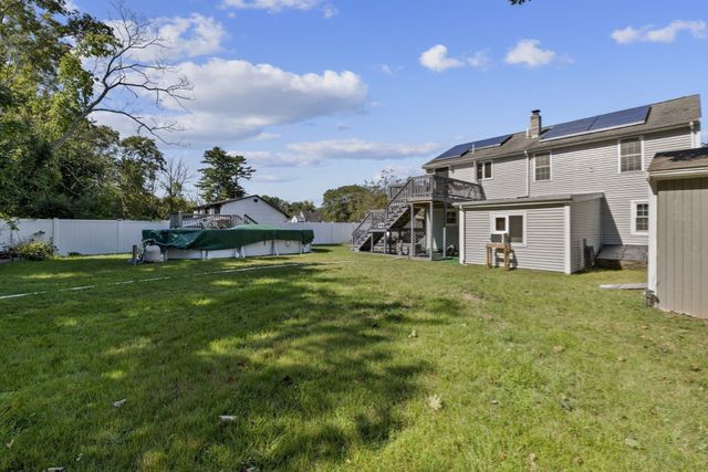 1392 Old Pleasant St, Bridgewater, MA 02324