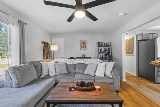 1392 Old Pleasant St, Bridgewater, MA 02324