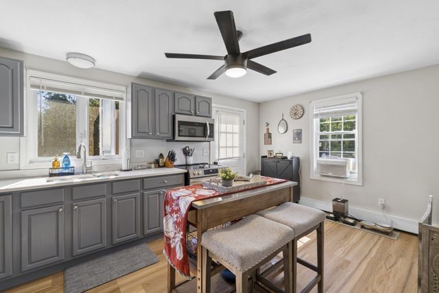 1392 Old Pleasant St, Bridgewater, MA 02324