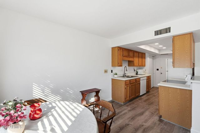 744 E North Lane 2, Phoenix, AZ 85020