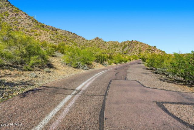 744 E North Lane 2, Phoenix, AZ 85020