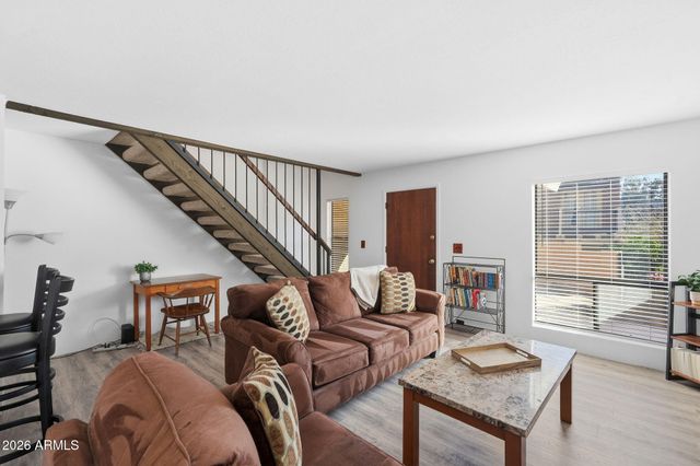 744 E North Lane 2, Phoenix, AZ 85020