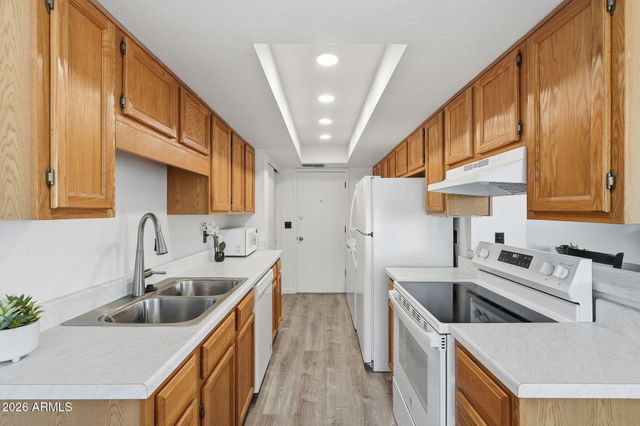 744 E North Lane 2, Phoenix, AZ 85020