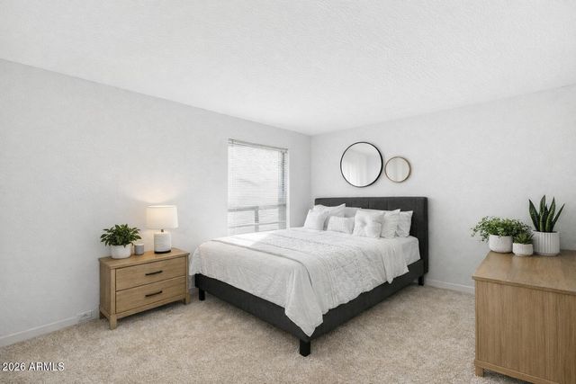 744 E North Lane 2, Phoenix, AZ 85020