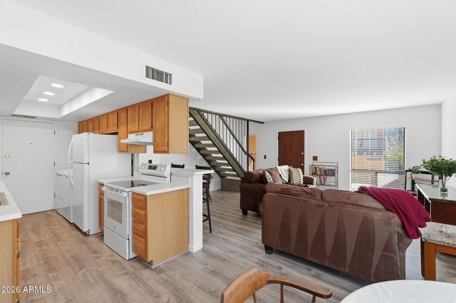 744 E North Lane 2, Phoenix, AZ 85020