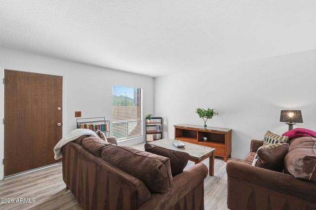 744 E North Lane 2, Phoenix, AZ 85020