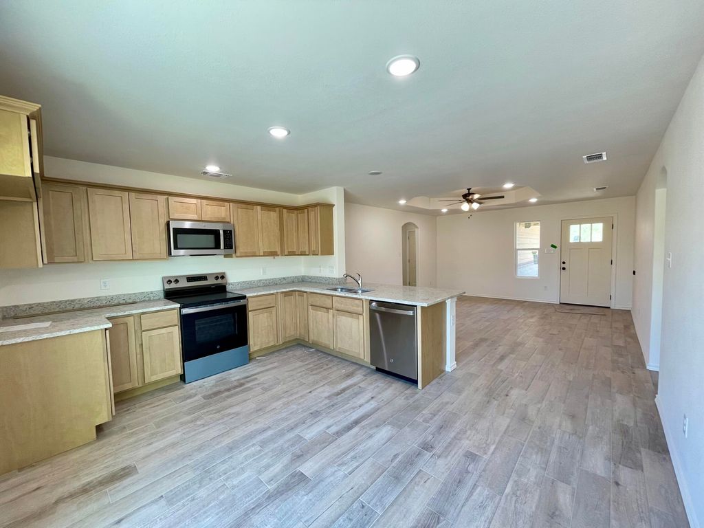 Image 5 of property listing at 3806 Crockett Street, San Angelo, TX 76903