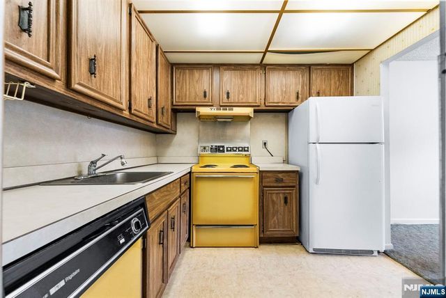 550 Fairview Avenue 111, Westwood, NJ 07675