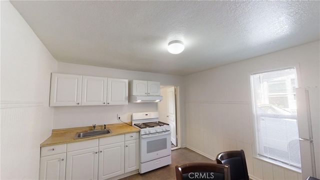 138 N Riverside Avenue, Rialto, CA 92376