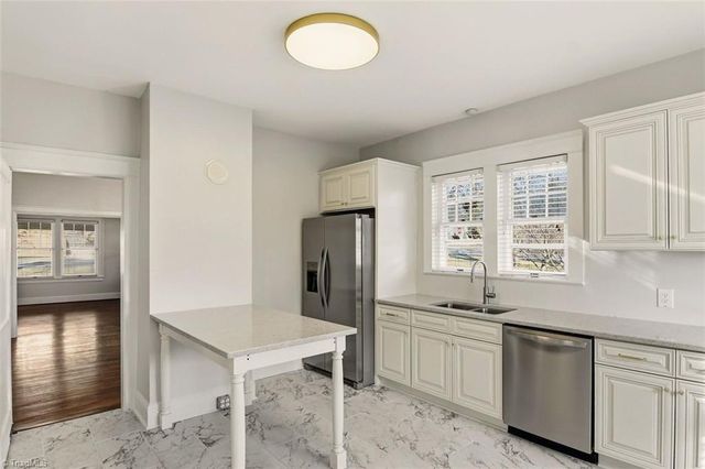 4635 Shattalon Drive, Winston-salem, NC 27106