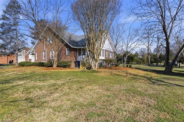 4635 Shattalon Drive, Winston-salem, NC 27106