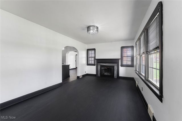 4038 Sunset Boulevard, Youngstown, OH 44512