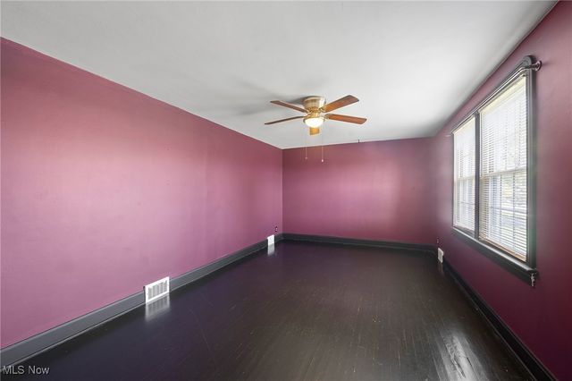 4038 Sunset Boulevard, Youngstown, OH 44512