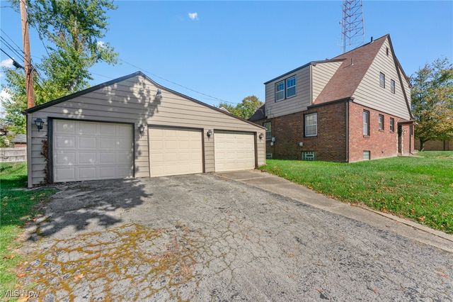 4038 Sunset Boulevard, Youngstown, OH 44512