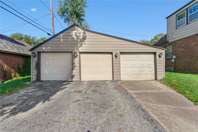 4038 Sunset Boulevard, Youngstown, OH 44512