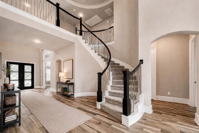 115 N Winter Sunrise Circle, Tomball, TX 77375
