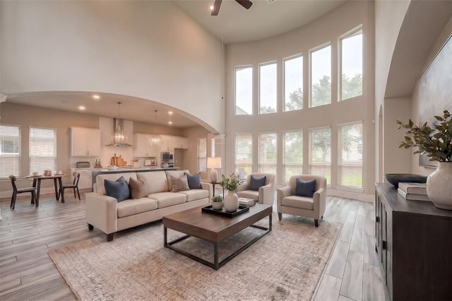 115 N Winter Sunrise Circle, Tomball, TX 77375