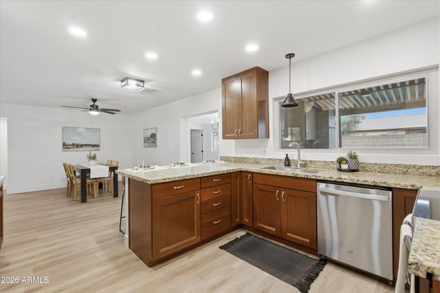 1023 W Carter Drive, Tempe, AZ 85282