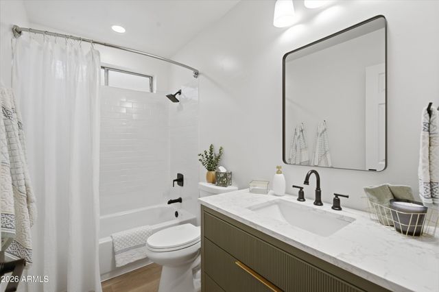1023 W Carter Drive, Tempe, AZ 85282