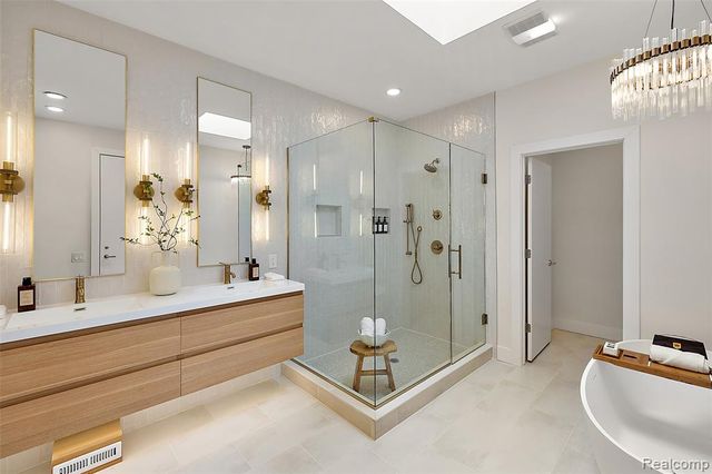 1756 Alexander Drive, Bloomfield Hills, MI 48302
