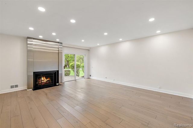 1756 Alexander Drive, Bloomfield Hills, MI 48302