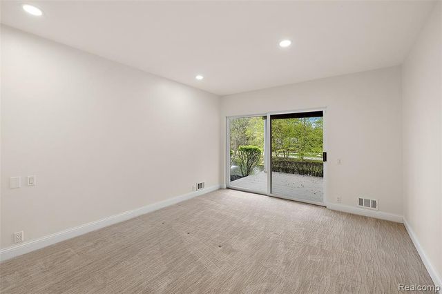 1756 Alexander Drive, Bloomfield Hills, MI 48302