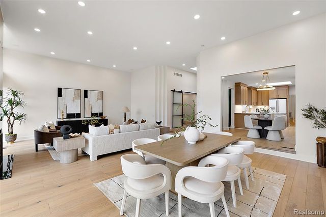 1756 Alexander Drive, Bloomfield Hills, MI 48302