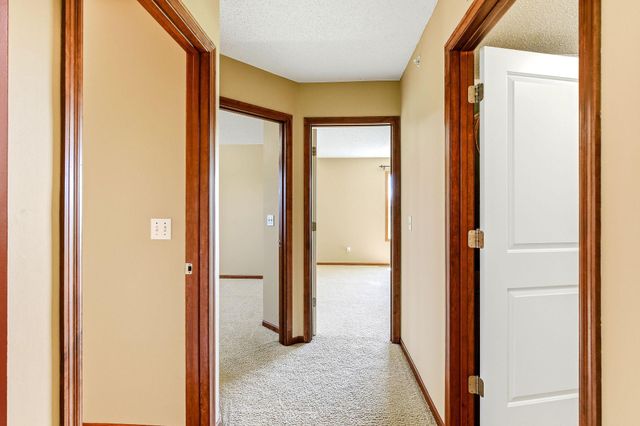 15655 60th Avenue N, Plymouth, MN 55446