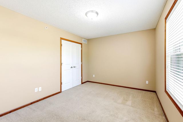 15655 60th Avenue N, Plymouth, MN 55446