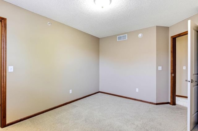15655 60th Avenue N, Plymouth, MN 55446
