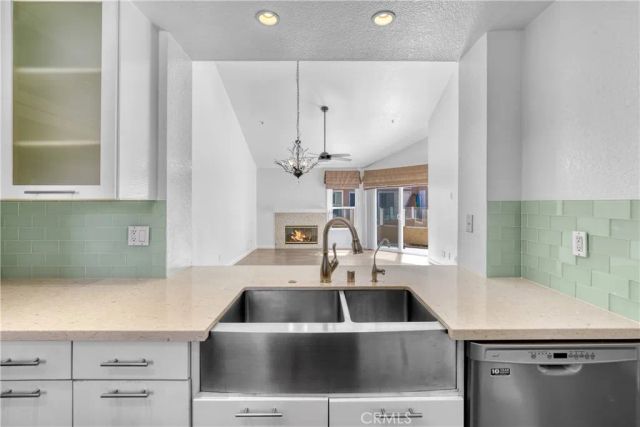 2000 Coast Hwy 309, Huntington Beach, CA 92648