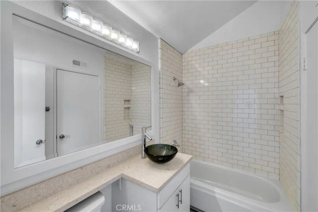 2000 Coast Hwy 309, Huntington Beach, CA 92648