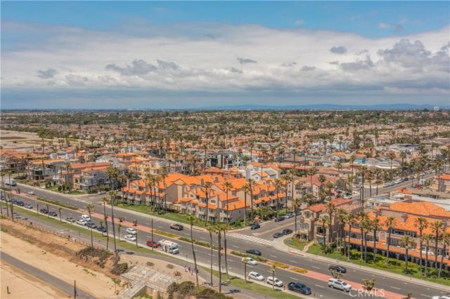 2000 Coast Hwy 309, Huntington Beach, CA 92648