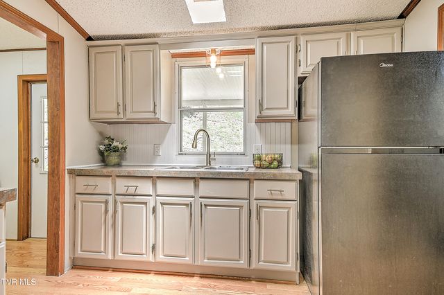384 Johnson Hollow Road, Blountville, TN 37617