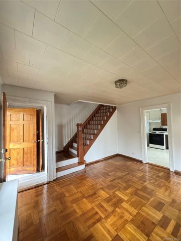 793 N Oak Drive, Bronx, NY 10467