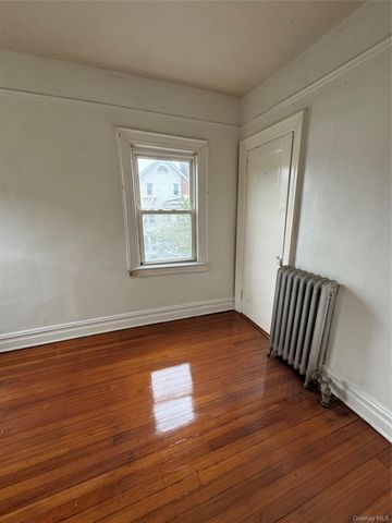 793 N Oak Drive, Bronx, NY 10467