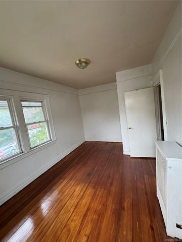 793 N Oak Drive, Bronx, NY 10467