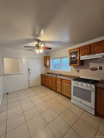 793 N Oak Drive, Bronx, NY 10467