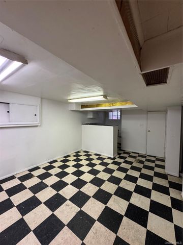 793 N Oak Drive, Bronx, NY 10467